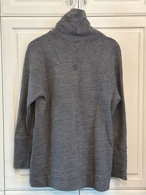 Lululemon Tunic Size 12 in Dark Gray 
Heathered Turtleneck Sweatshirt with Logo